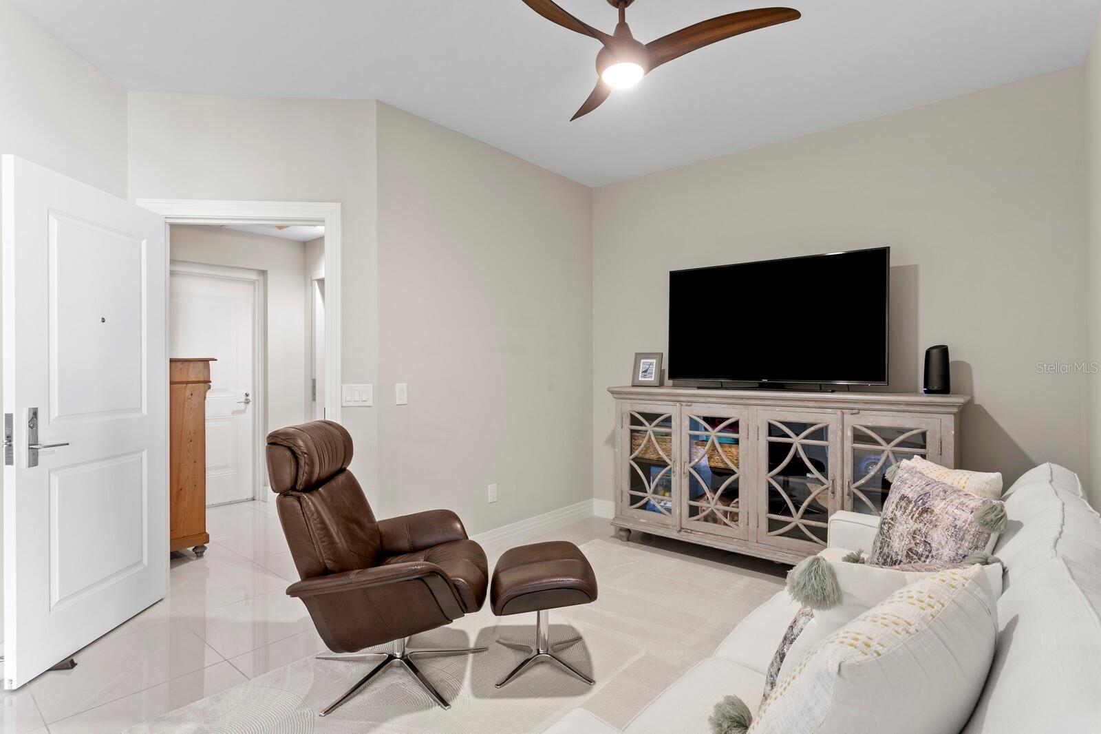 Image 43 of 59 For 1325 Snell Isle Boulevard Ne 709