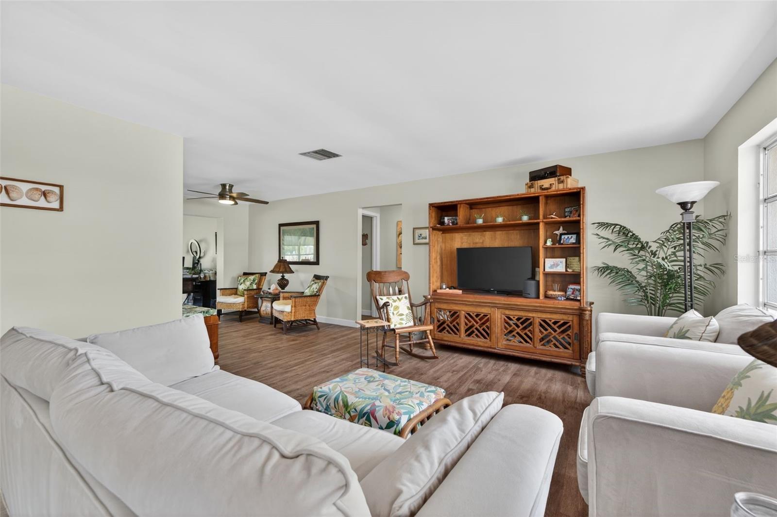 Image 5 of 36 For 9697 41st Street N