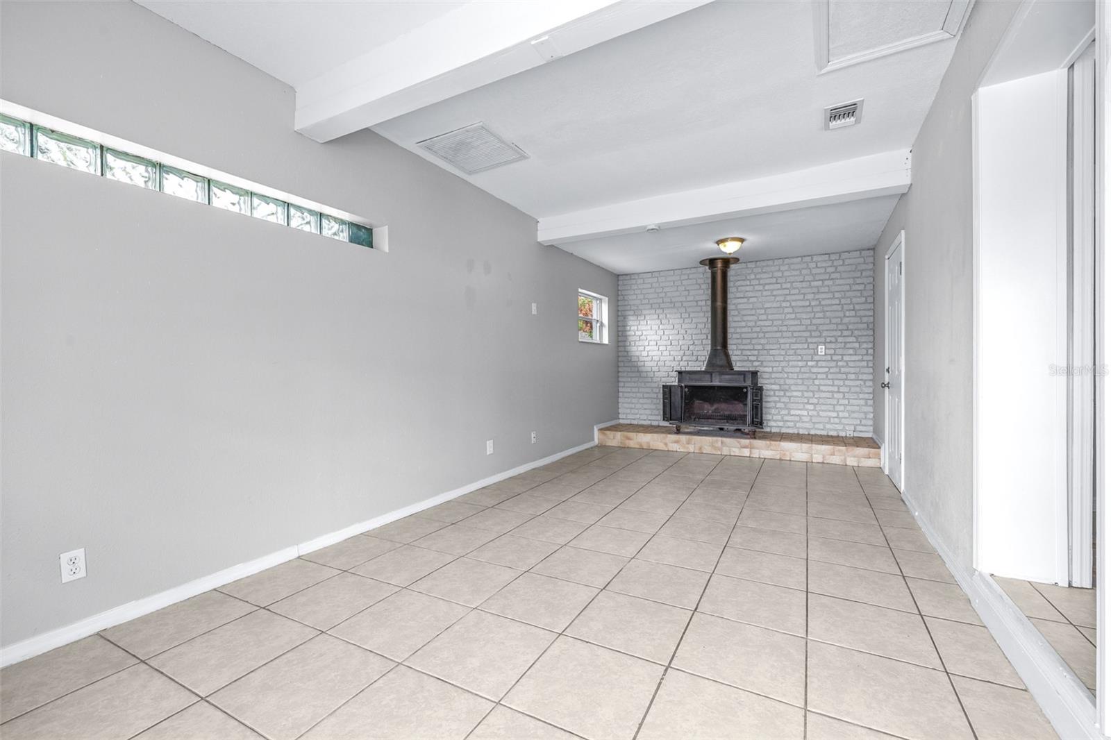 Image 18 of 58 For 2524 Kiwanis Avenue