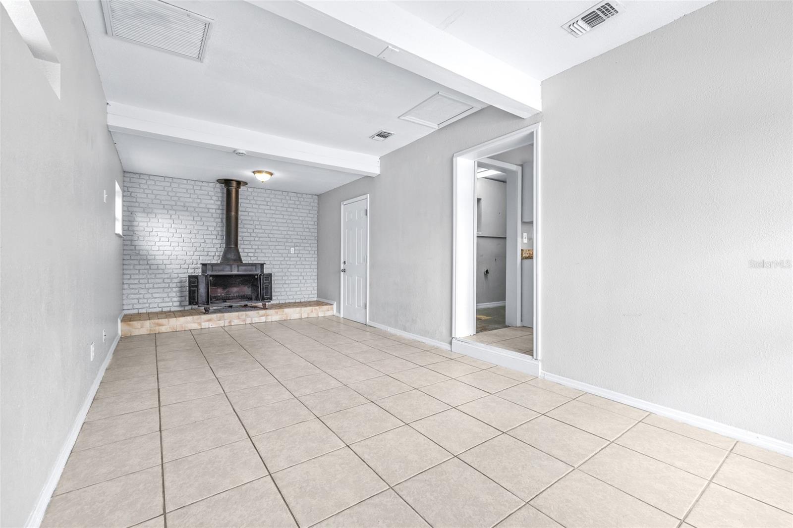 Image 19 of 58 For 2524 Kiwanis Avenue