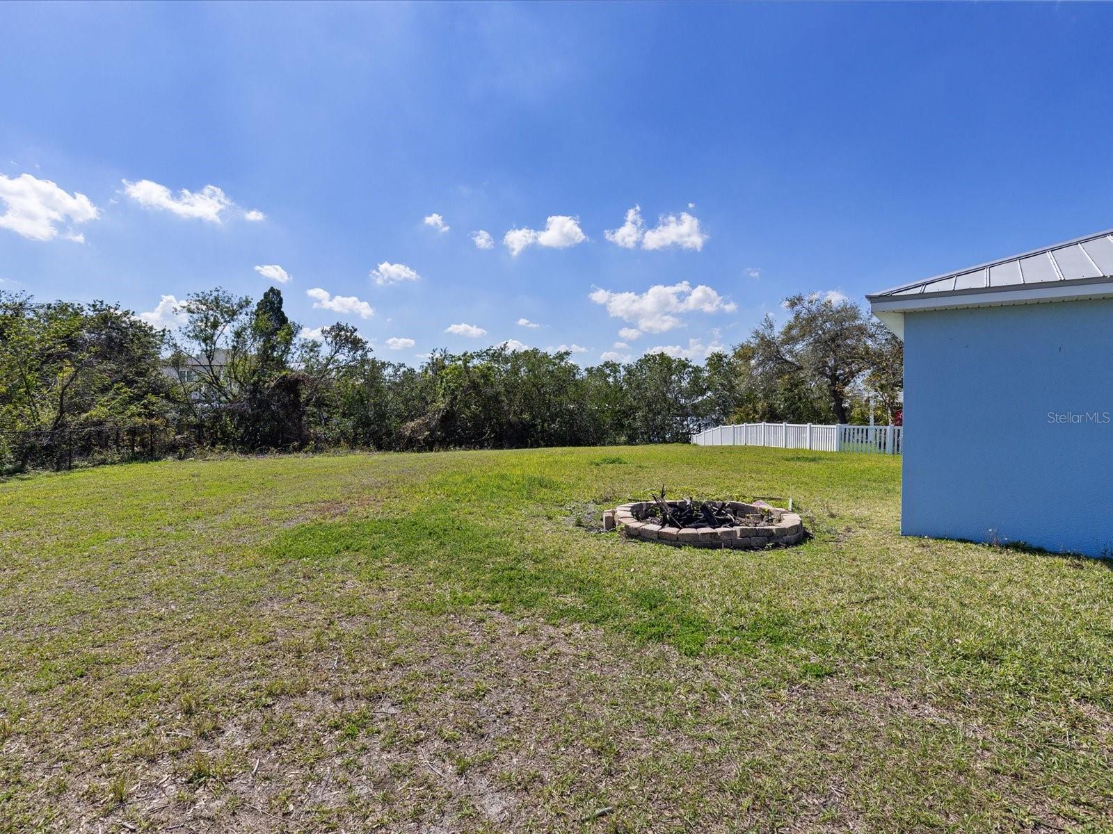 Image 25 of 32 For 445 Bahama Grande Boulevard