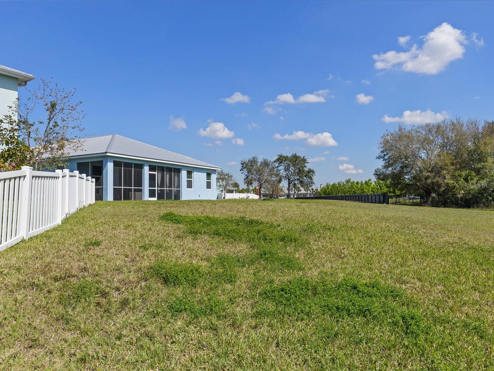 Image 29 of 32 For 445 Bahama Grande Boulevard