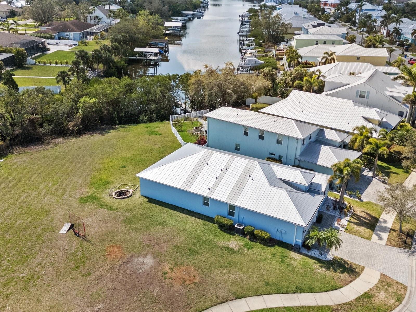 Image 30 of 32 For 445 Bahama Grande Boulevard