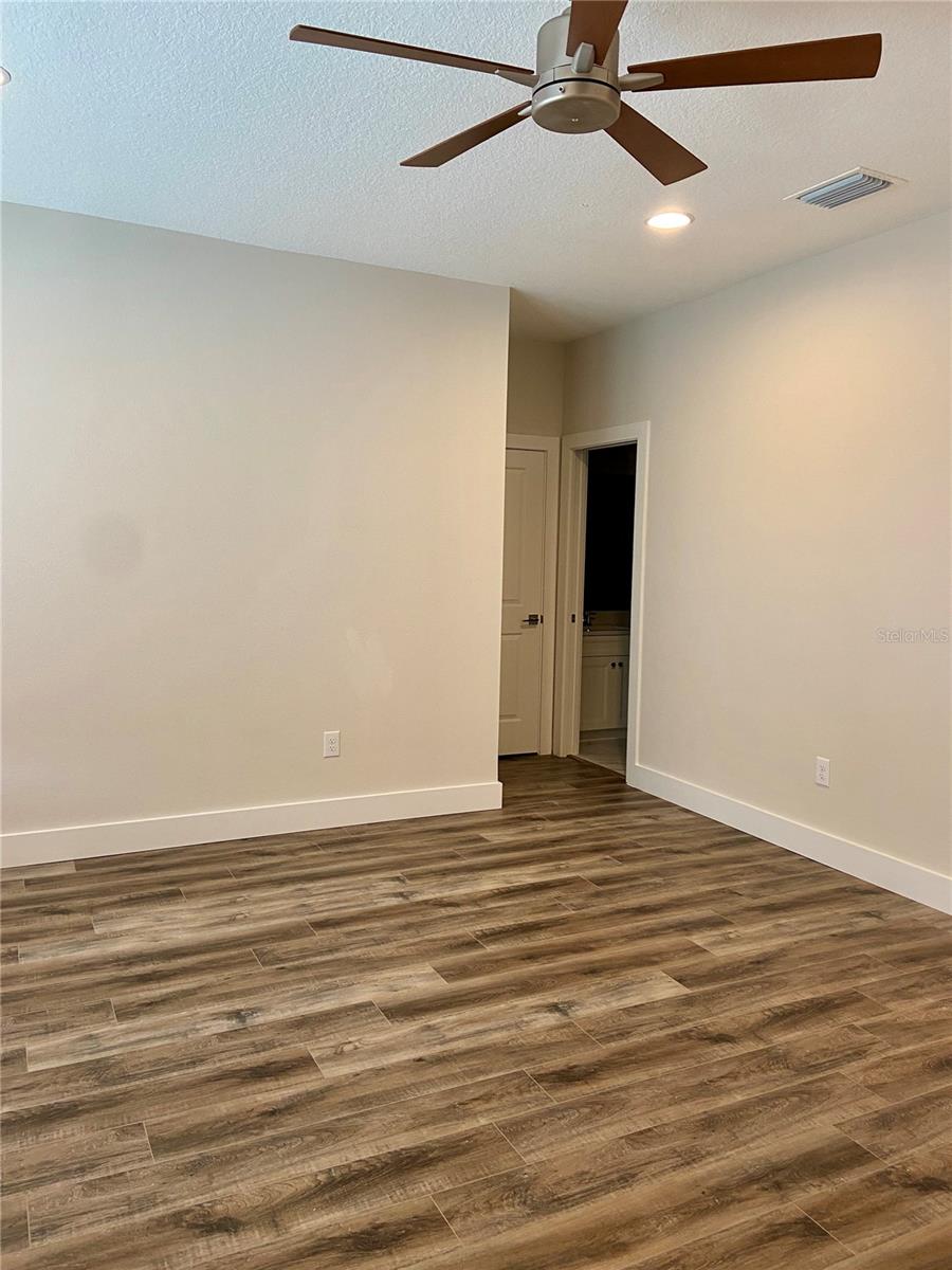 Image 13 of 17 For 3126 Azeele Street 1