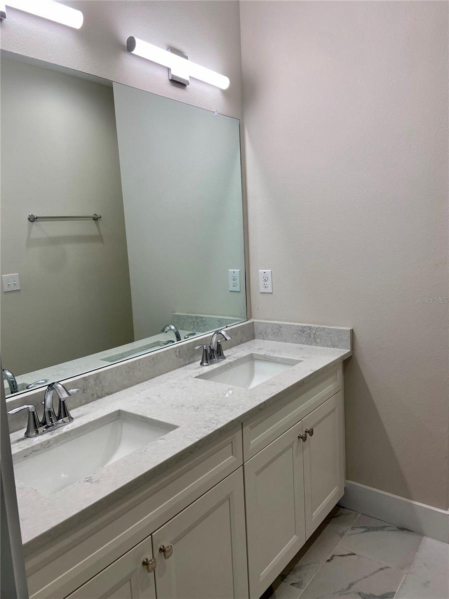 Image 15 of 17 For 3126 Azeele Street 1