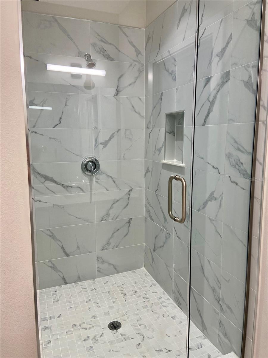 Image 16 of 17 For 3126 Azeele Street 1