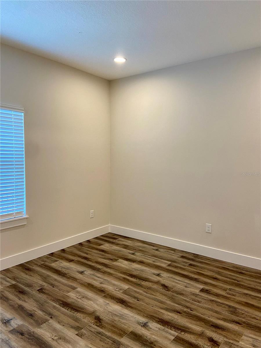 Image 4 of 17 For 3126 Azeele Street 1