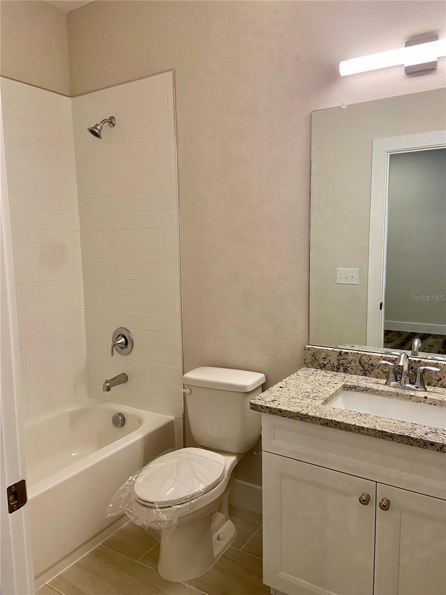 Image 5 of 17 For 3126 Azeele Street 1