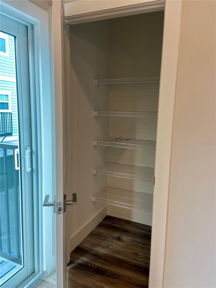 Image 8 of 17 For 3126 Azeele Street 1