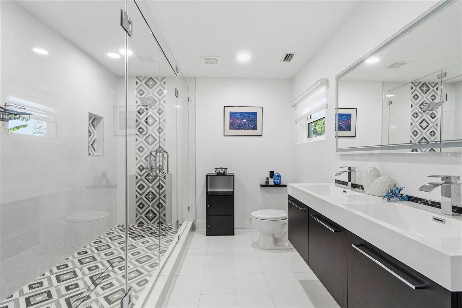 Image 20 of 36 For 6228 7th Avenue N