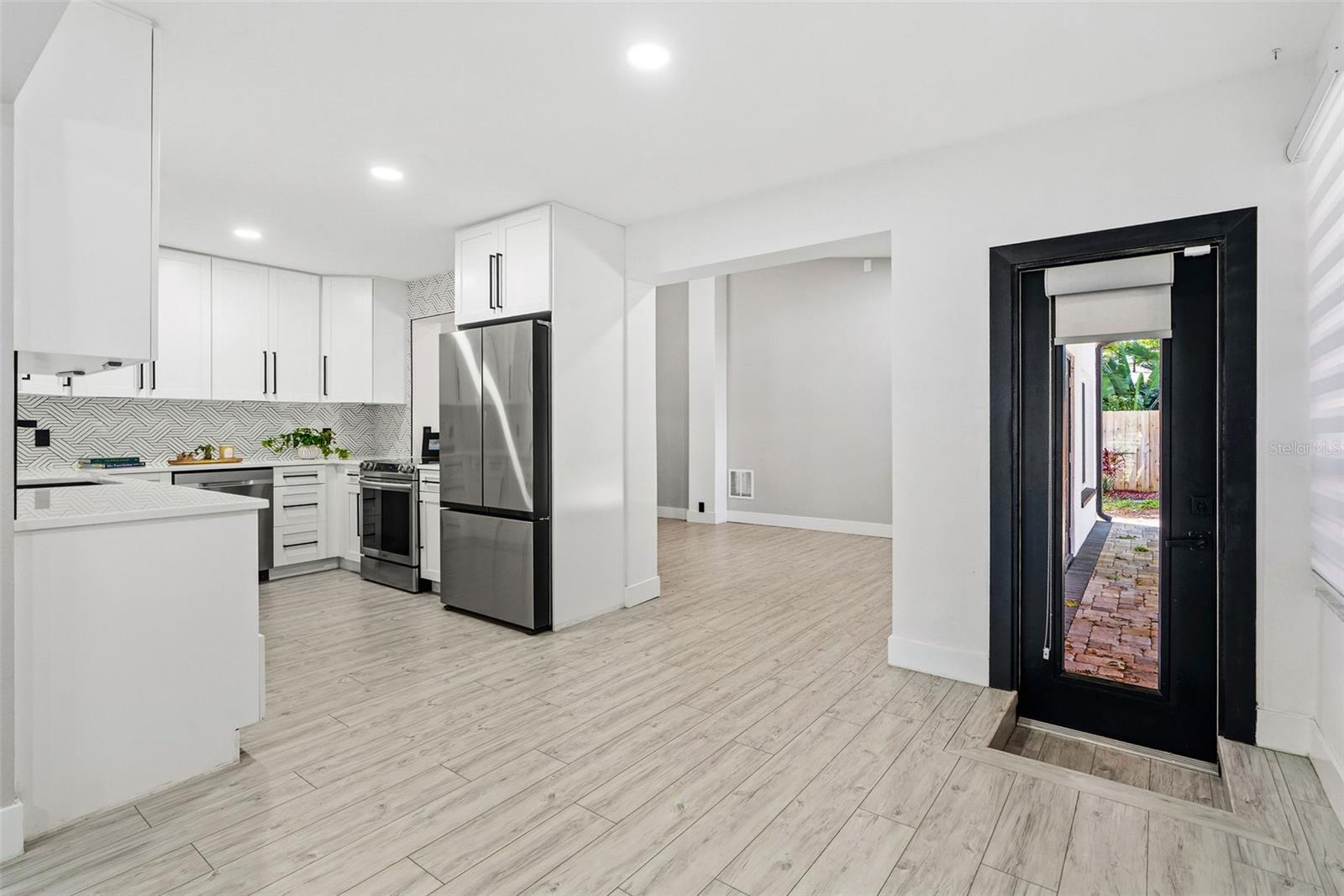 Image 9 of 36 For 6228 7th Avenue N