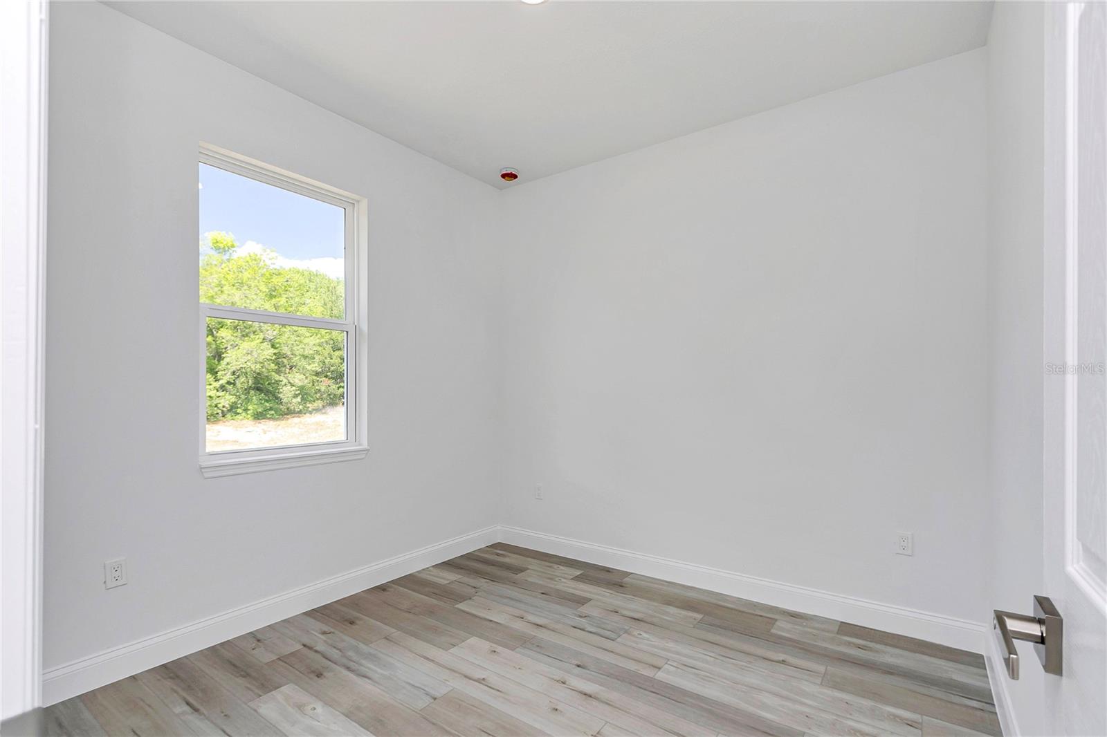 Image 25 of 44 For 16276 17th Terrace Road