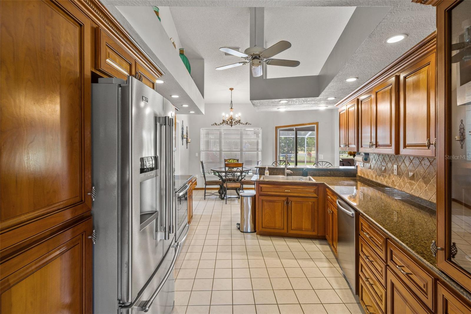 Listing photo id 10 for 5052 Florentine Court