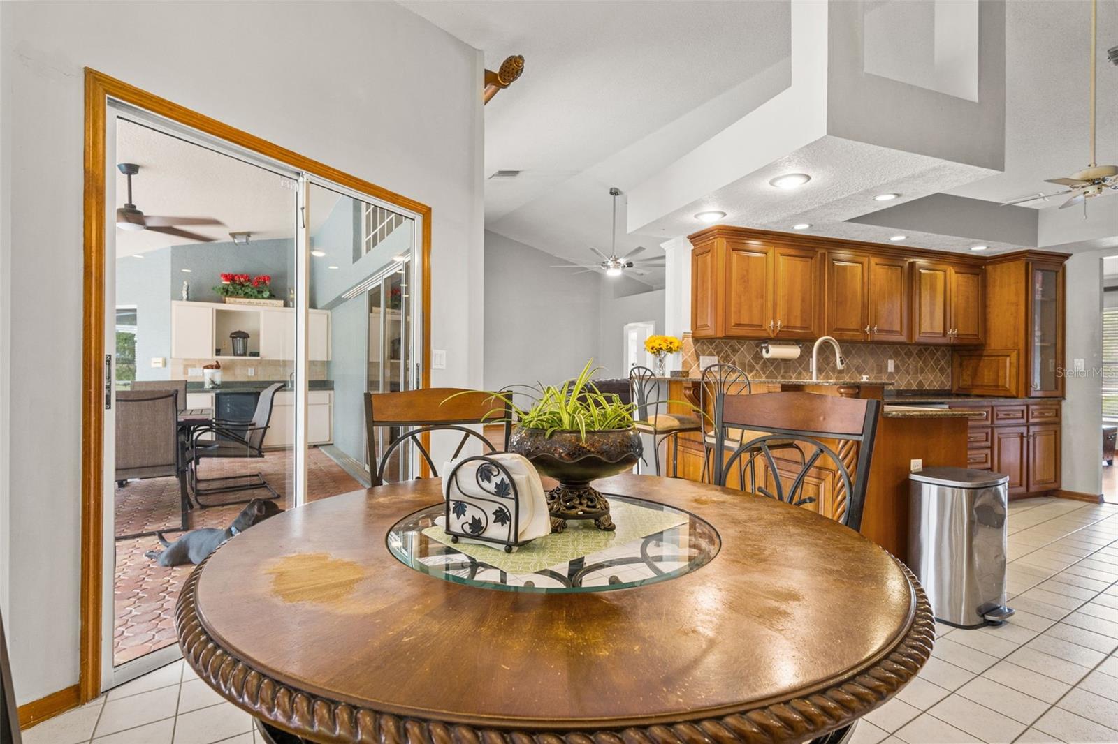 Listing photo id 14 for 5052 Florentine Court