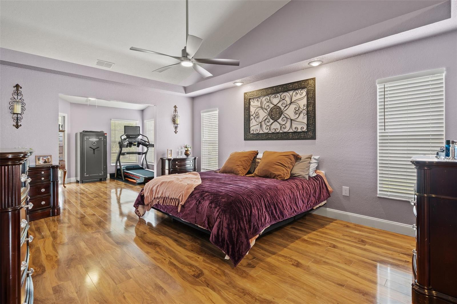 Listing photo id 16 for 5052 Florentine Court