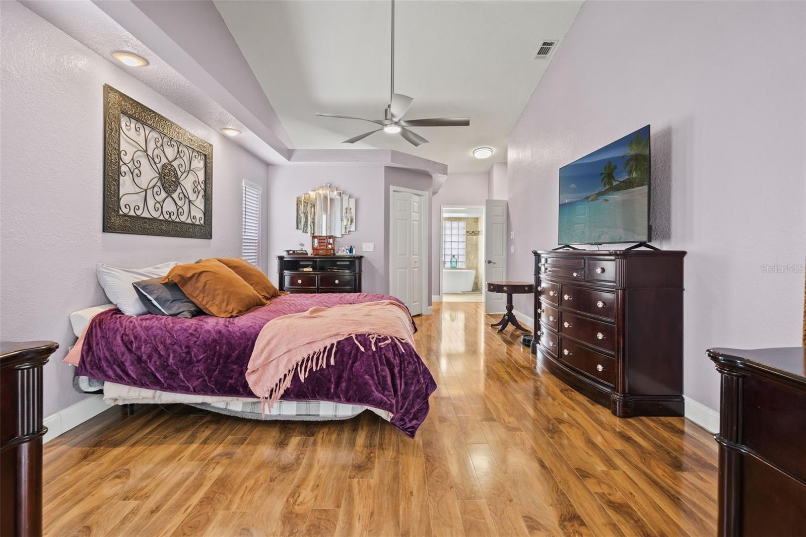 Listing photo id 17 for 5052 Florentine Court