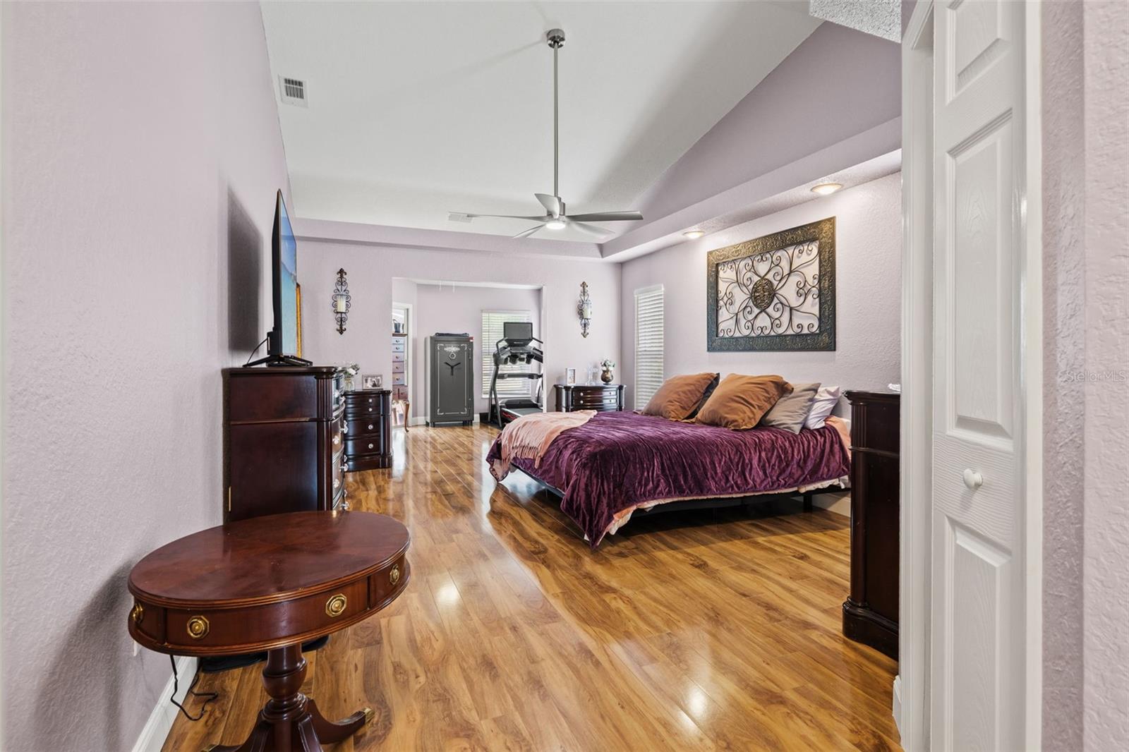 Listing photo id 19 for 5052 Florentine Court