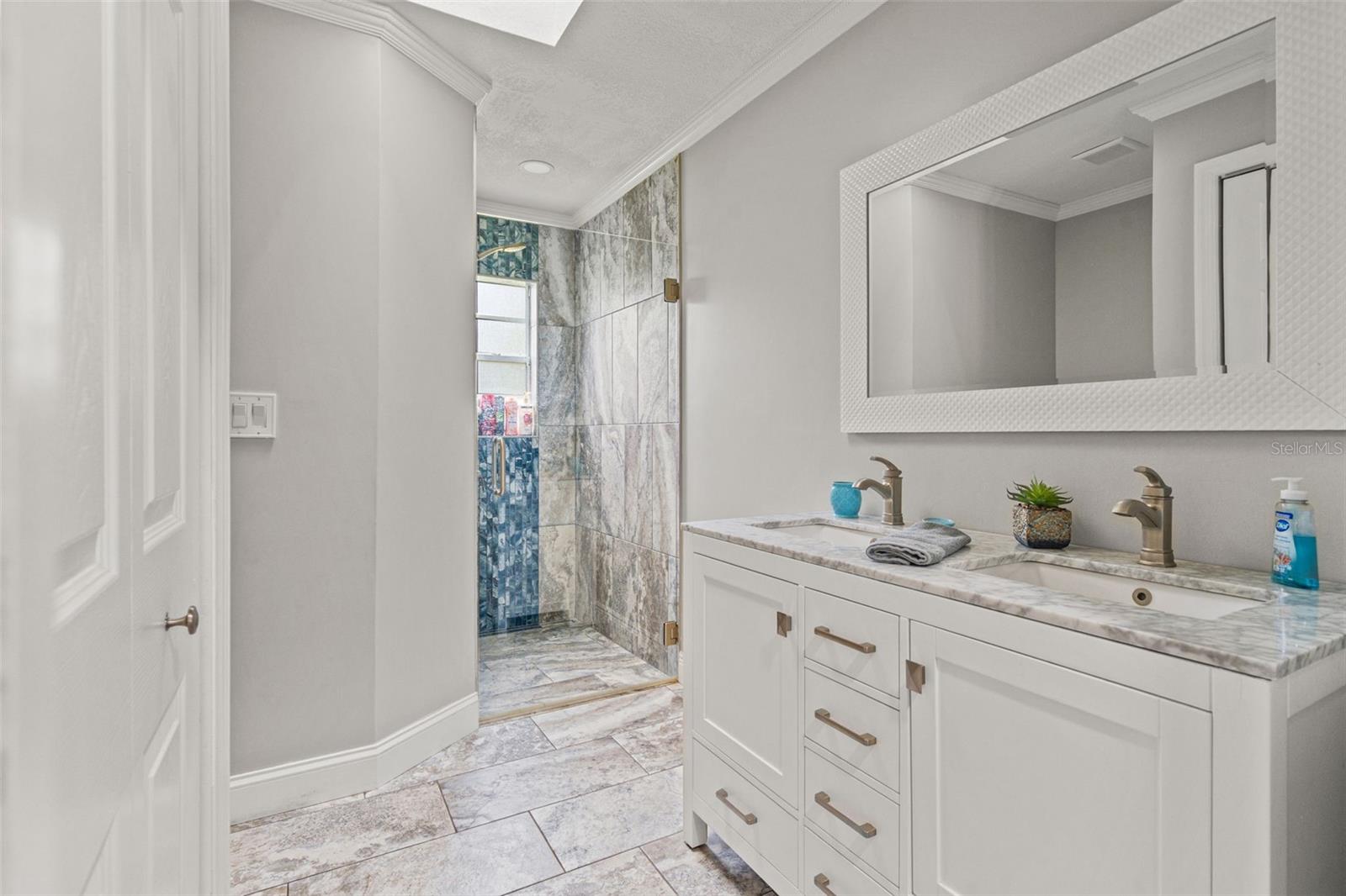 Listing photo id 29 for 5052 Florentine Court