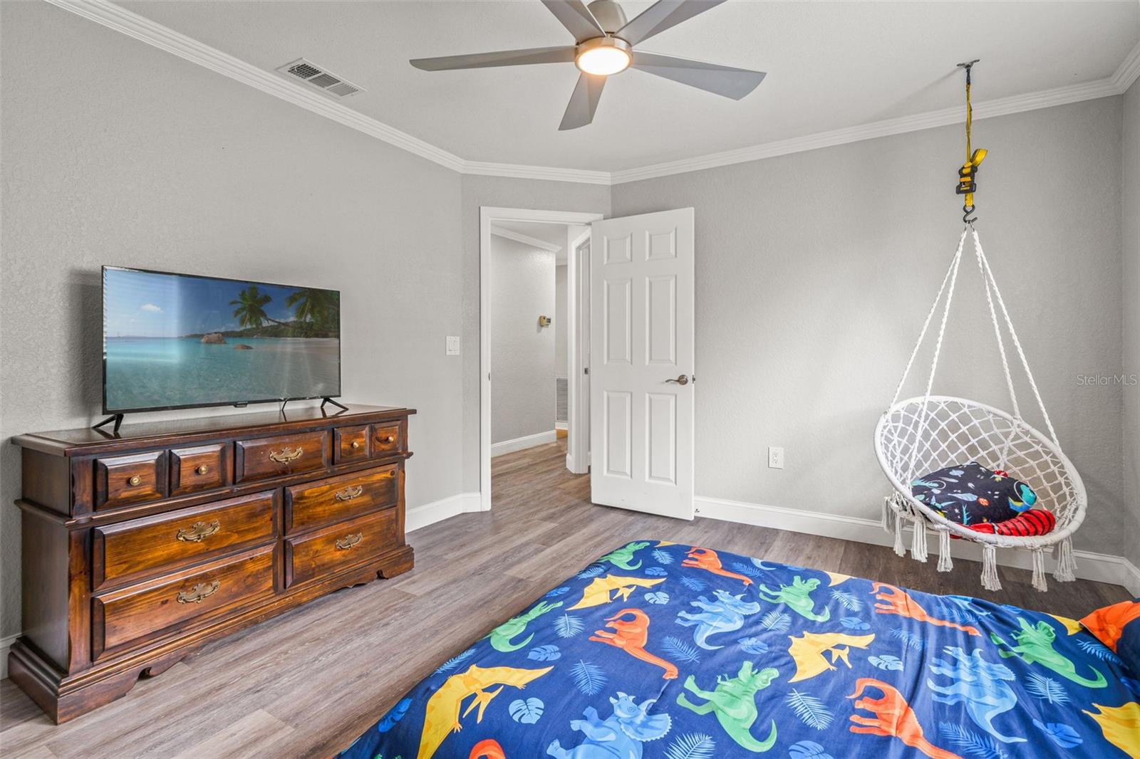 Listing photo id 30 for 5052 Florentine Court