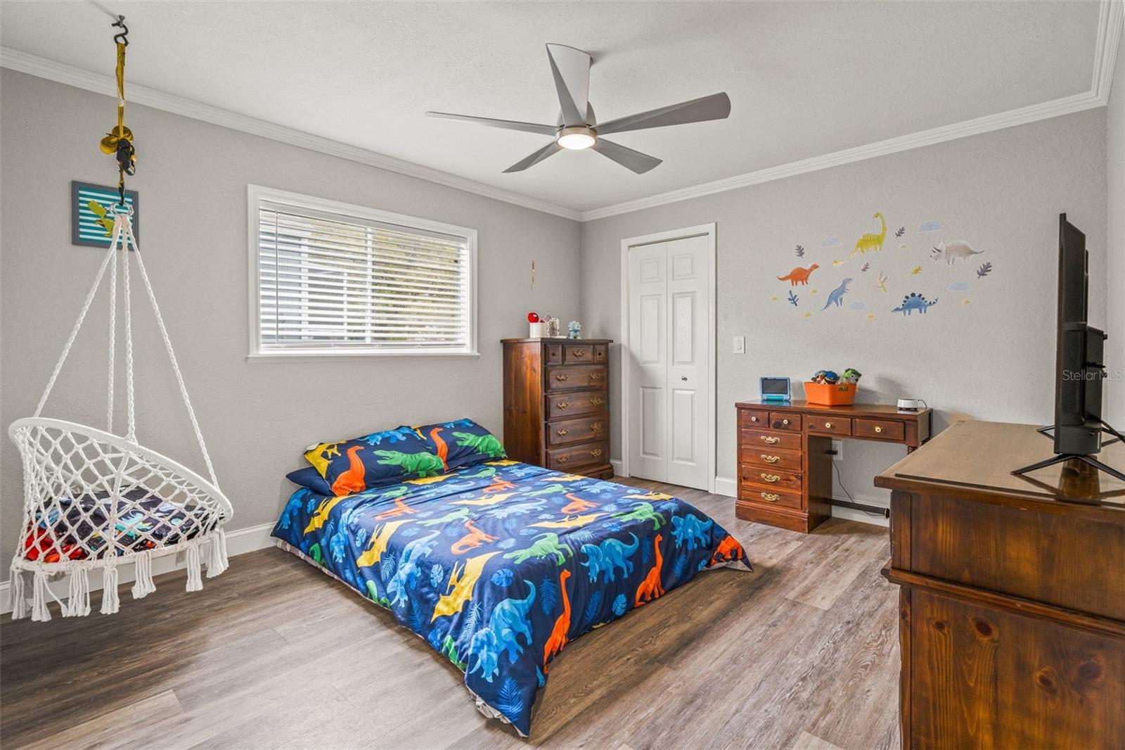 Listing photo id 31 for 5052 Florentine Court