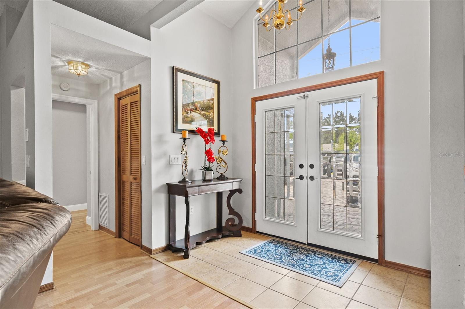 Listing photo id 2 for 5052 Florentine Court