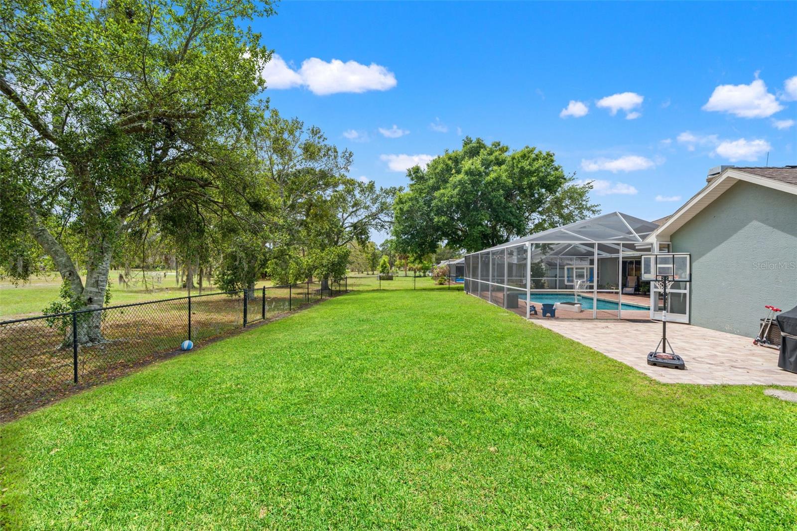 Listing photo id 48 for 5052 Florentine Court