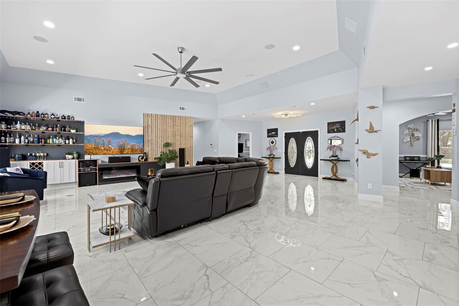 Image 16 of 100 For 161 Chase Street