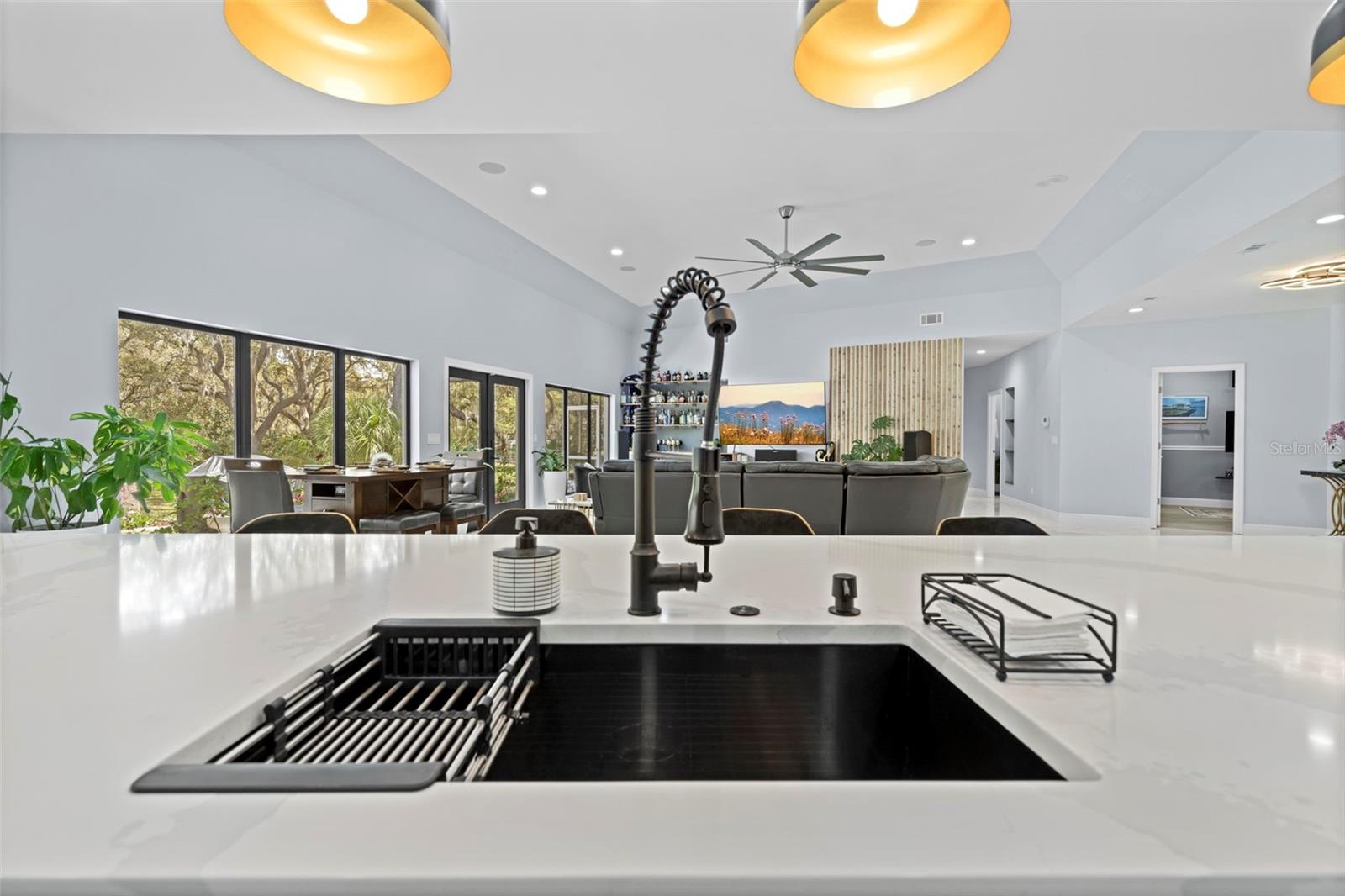 Image 25 of 100 For 161 Chase Street