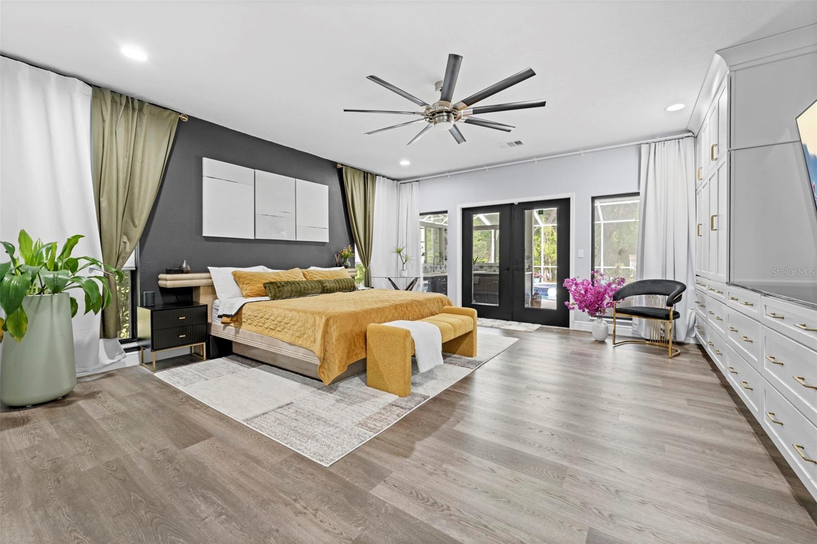 Image 43 of 100 For 161 Chase Street