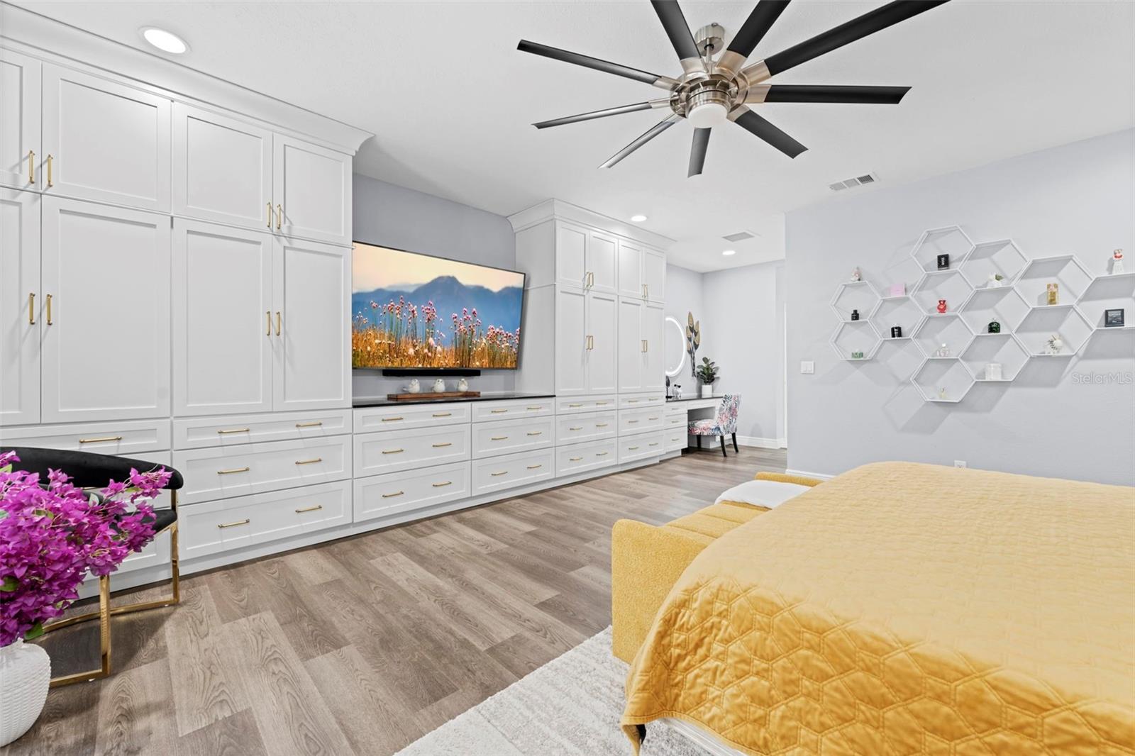 Image 47 of 100 For 161 Chase Street