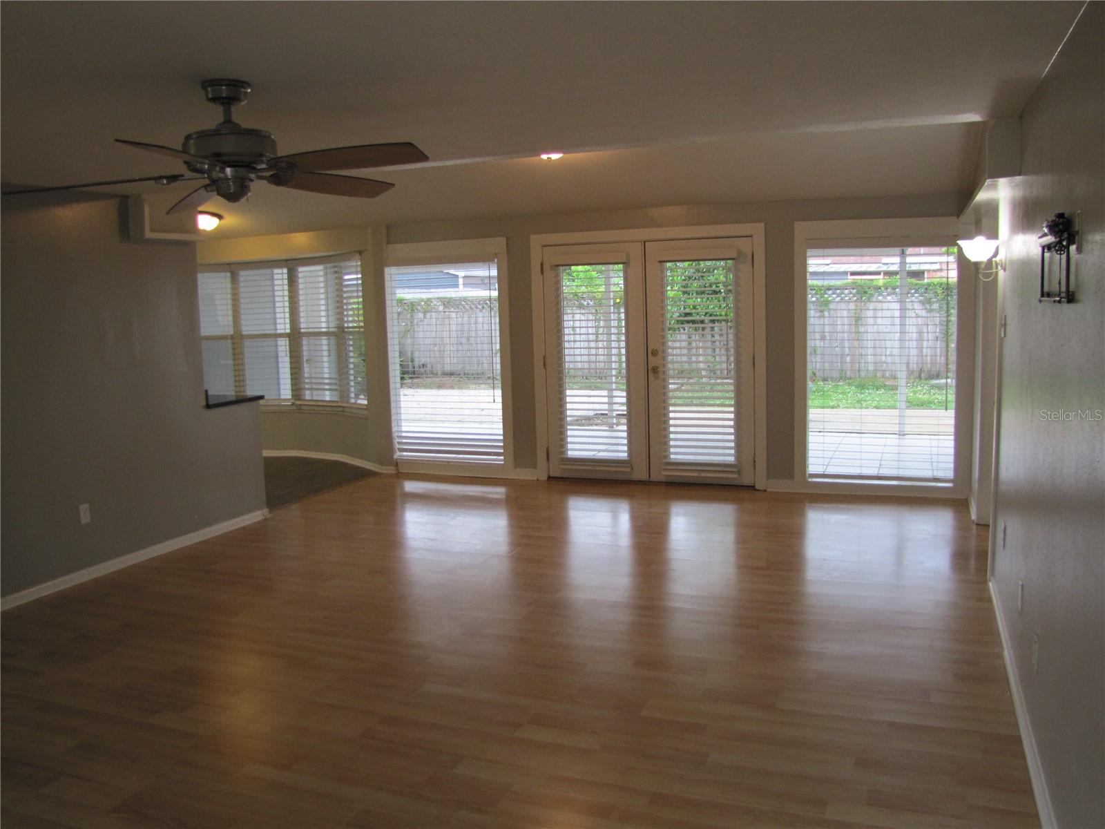 Image 3 of 20 For 7807 Matanzas Avenue