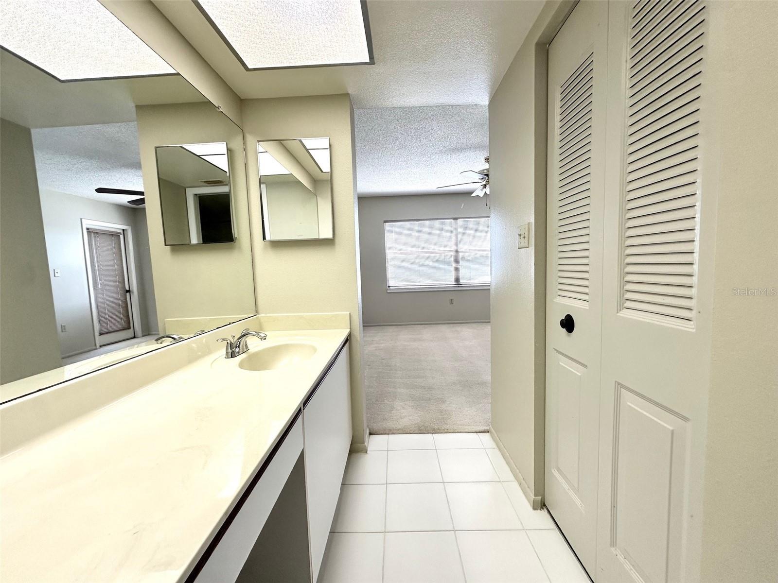 Image 10 of 25 For 1316 Pasadena Avenue S 506