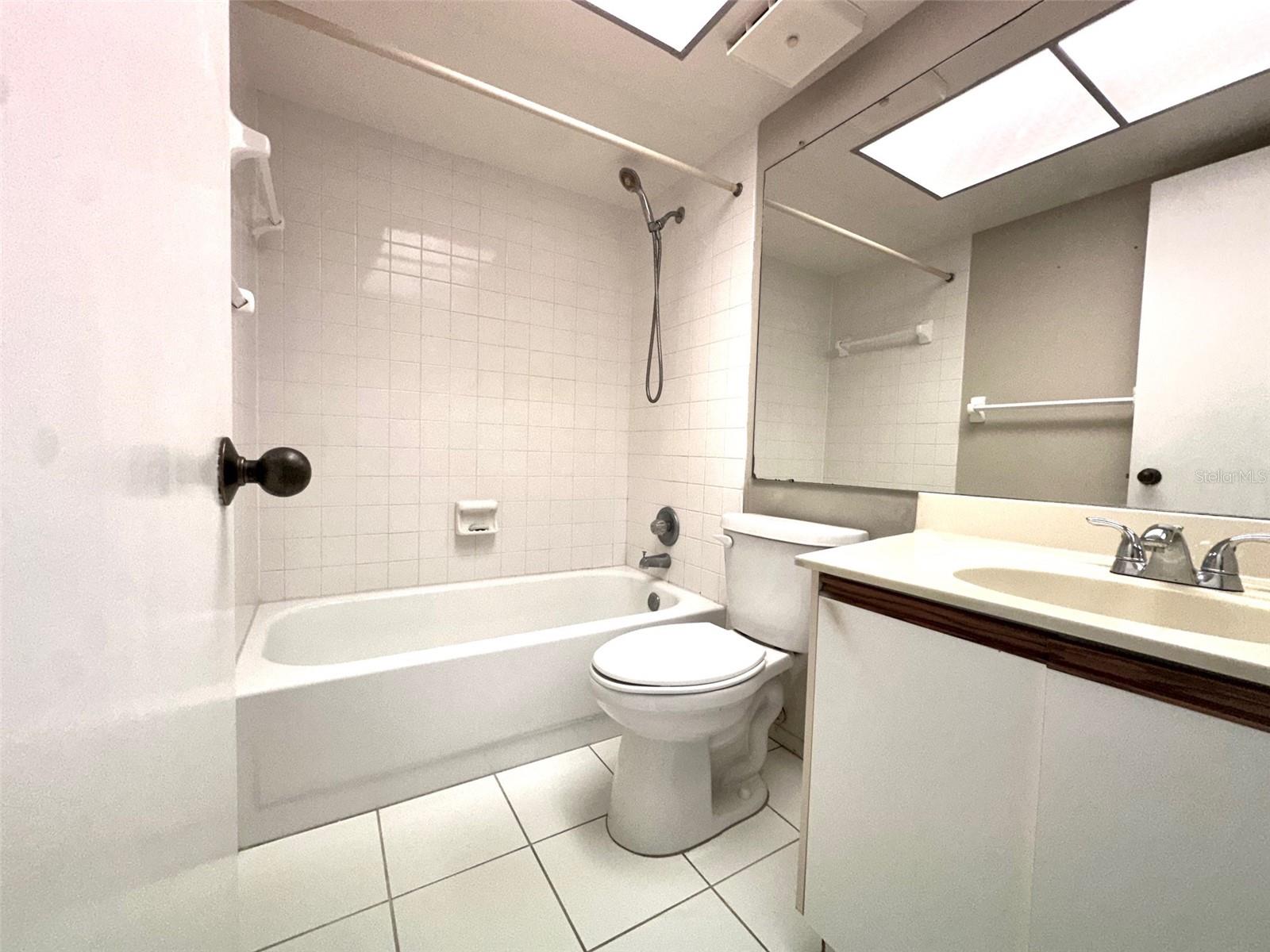 Image 8 of 25 For 1316 Pasadena Avenue S 506