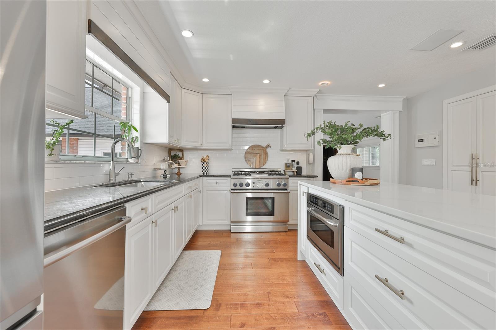 Image 15 of 72 For 119 Hickory Creek Boulevard