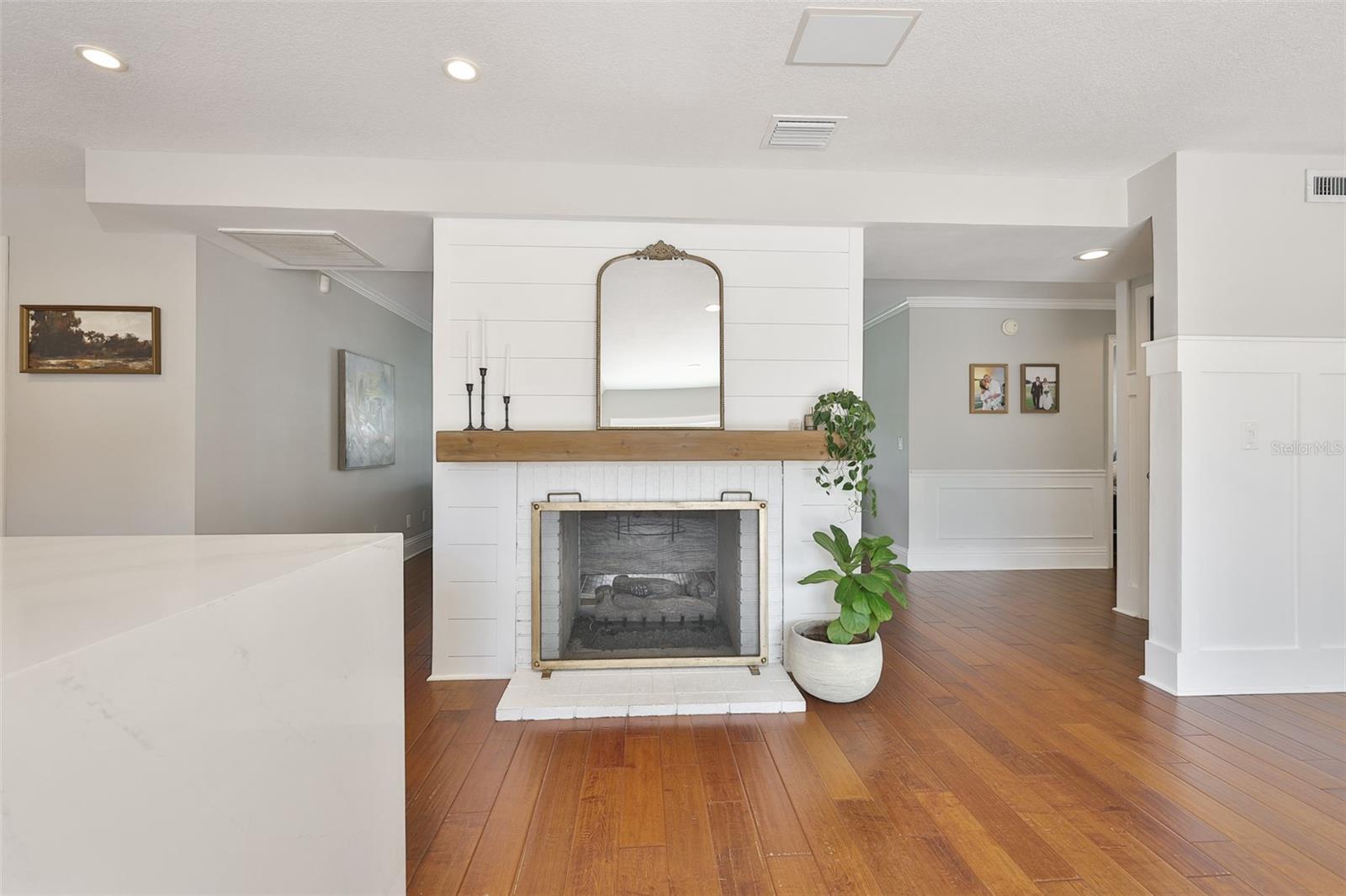 Image 16 of 72 For 119 Hickory Creek Boulevard