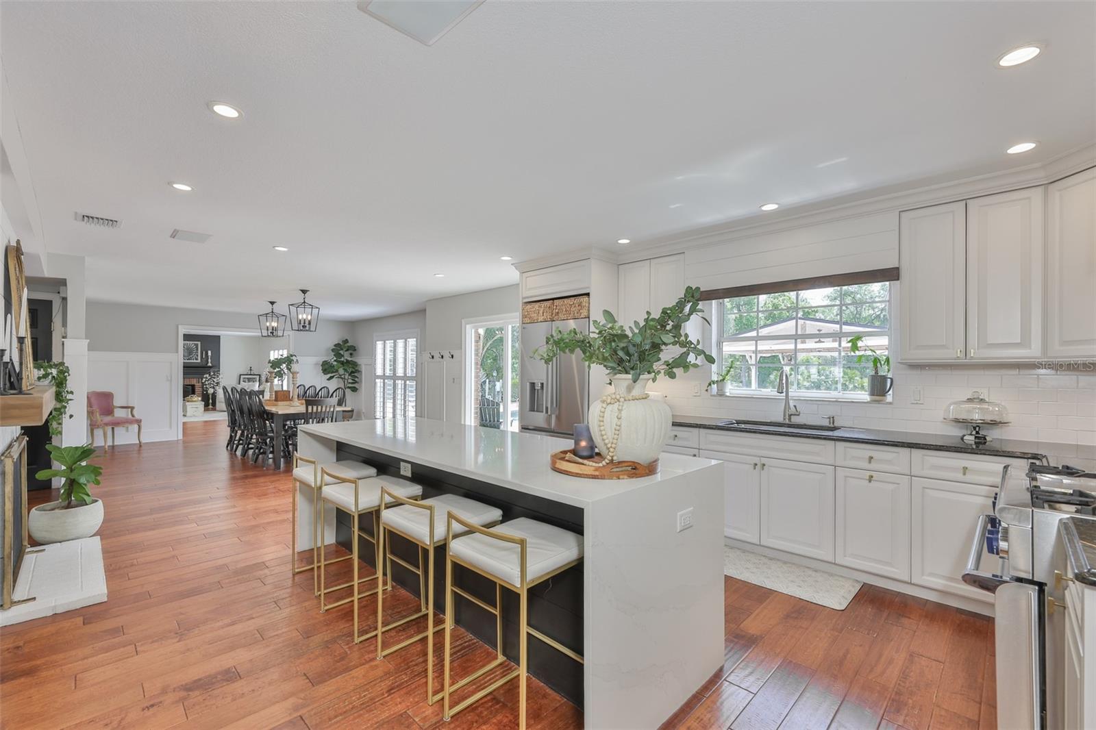 Image 18 of 72 For 119 Hickory Creek Boulevard