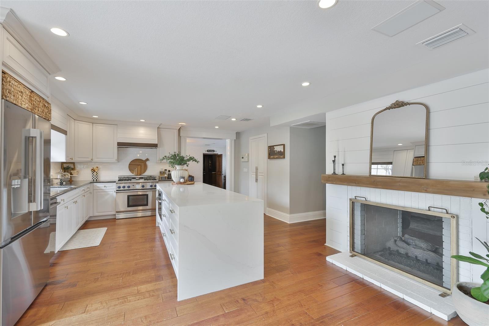 Image 20 of 72 For 119 Hickory Creek Boulevard