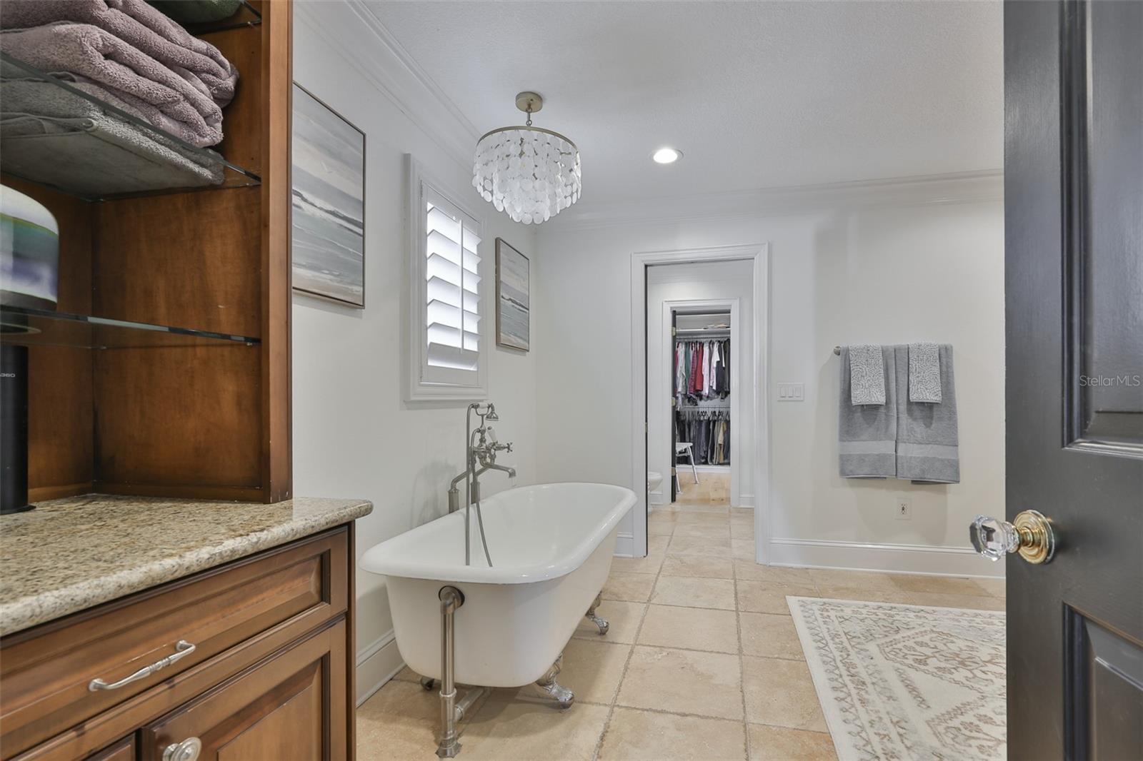 Image 33 of 72 For 119 Hickory Creek Boulevard