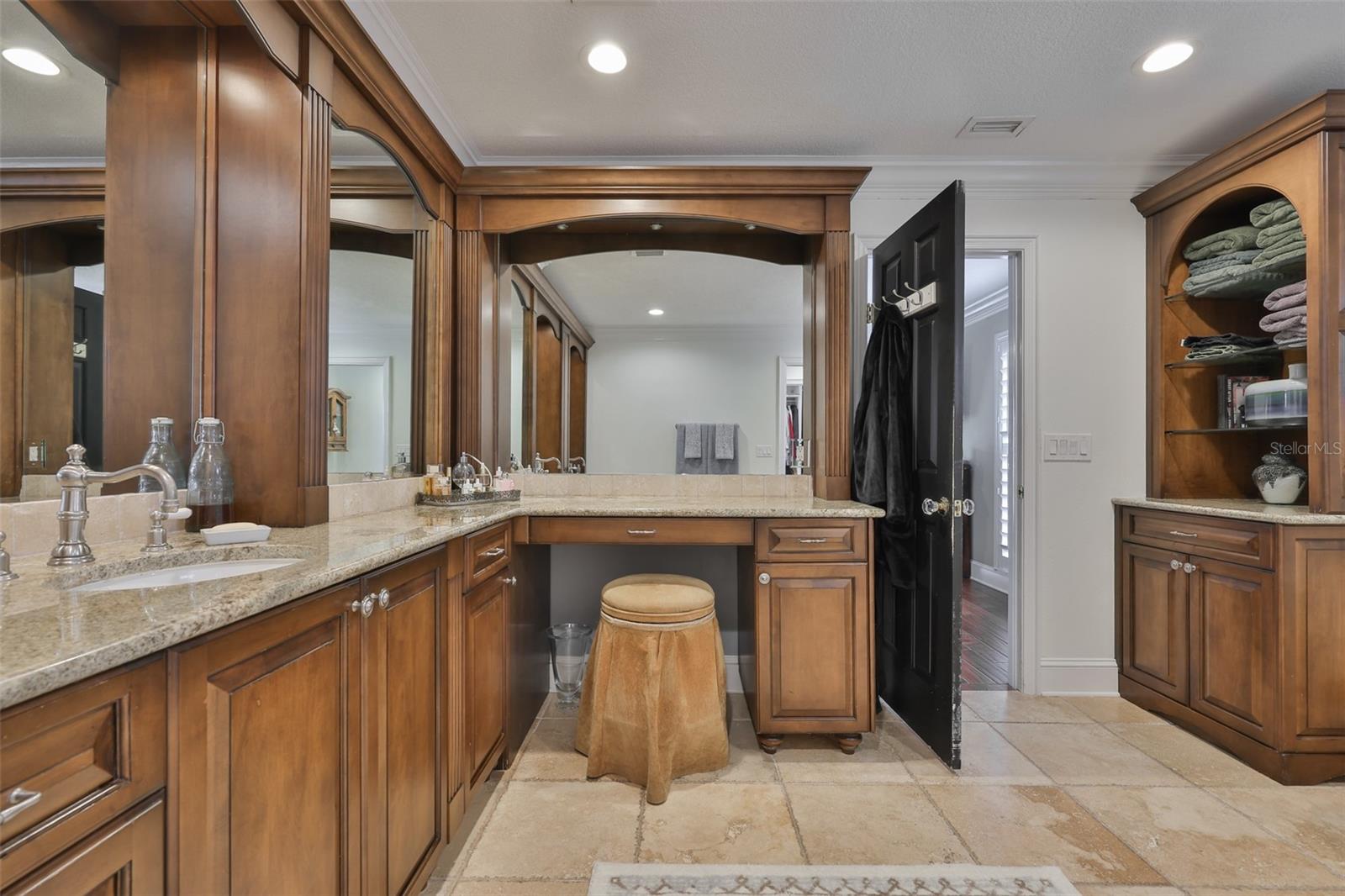 Image 34 of 72 For 119 Hickory Creek Boulevard