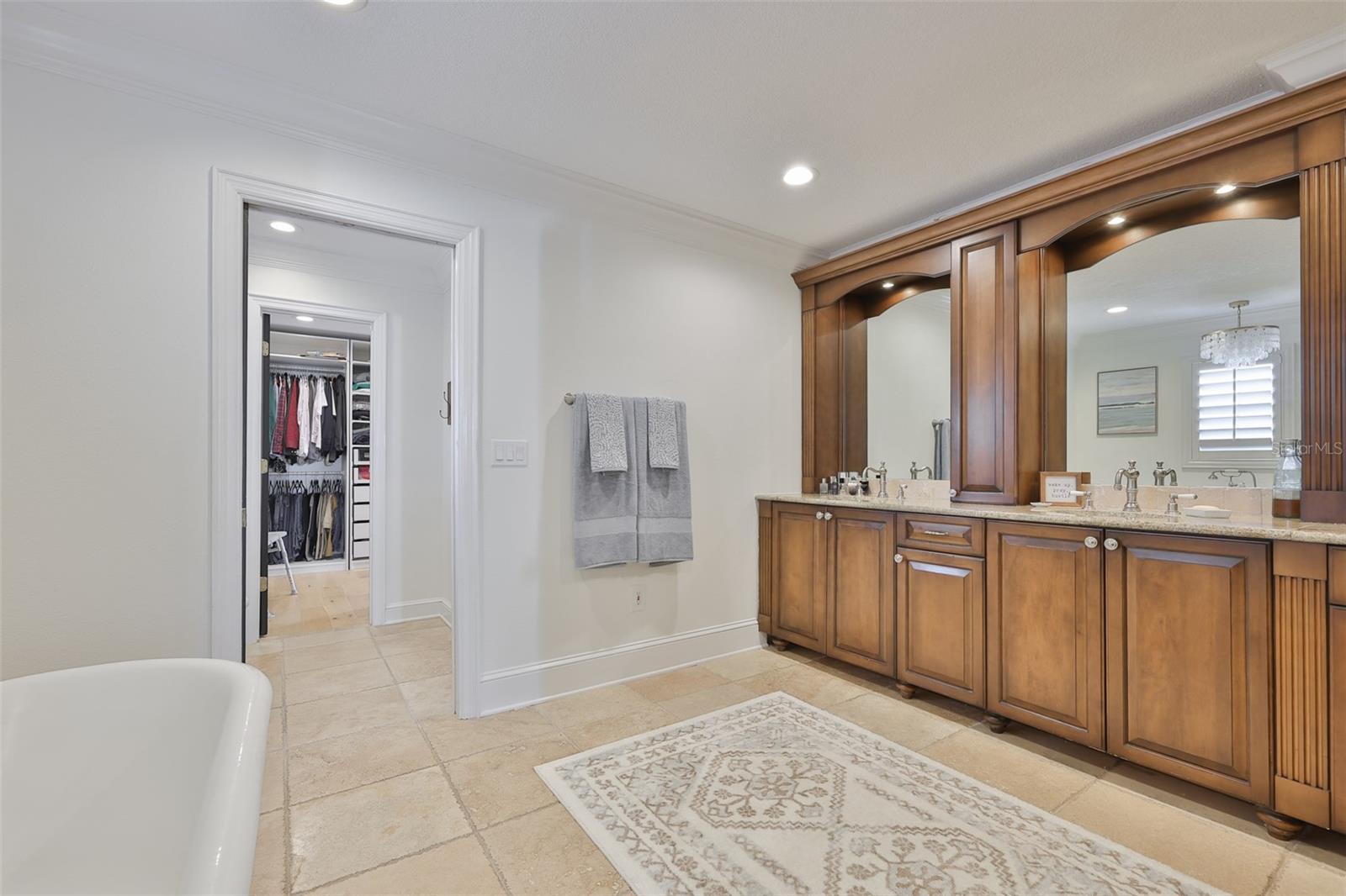 Image 35 of 72 For 119 Hickory Creek Boulevard