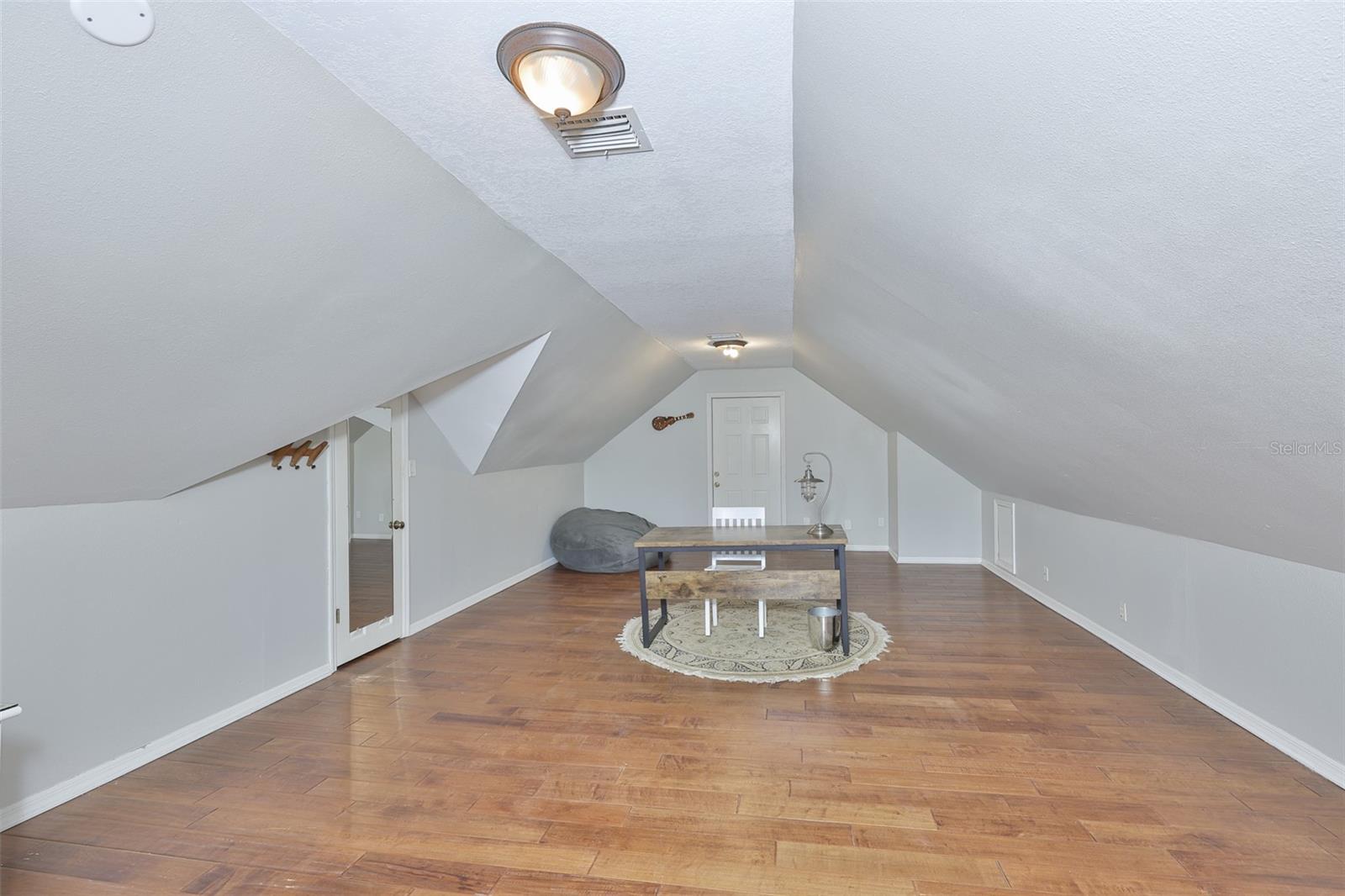 Image 52 of 72 For 119 Hickory Creek Boulevard