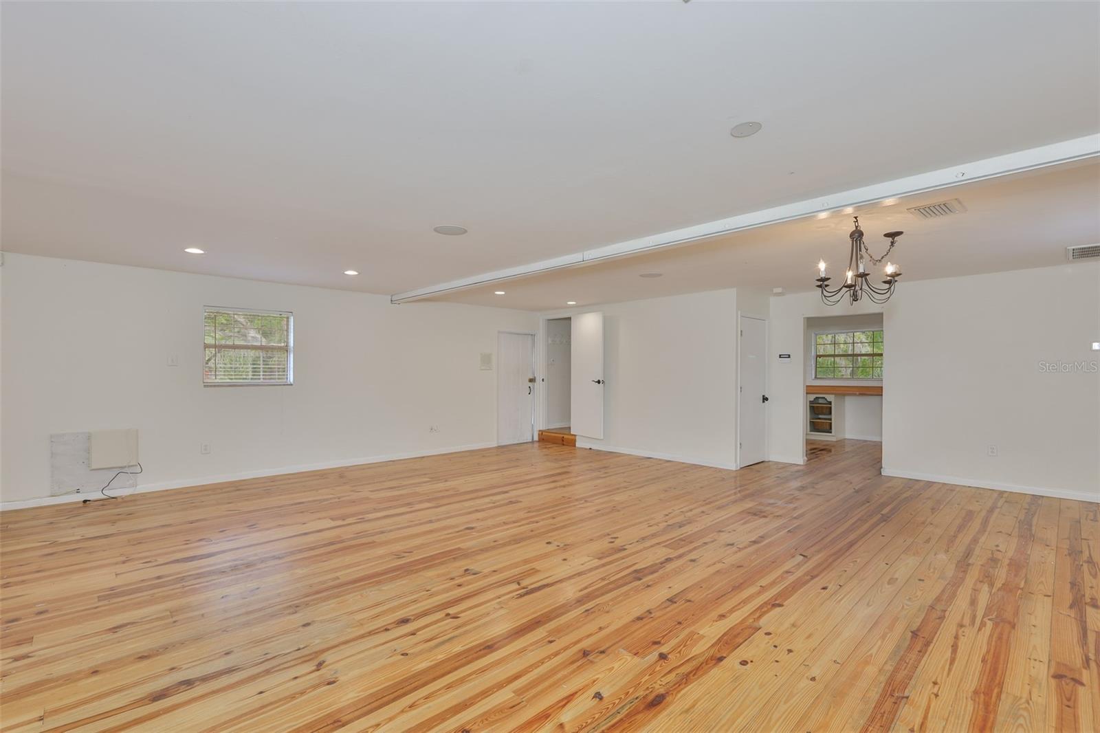 Image 59 of 72 For 119 Hickory Creek Boulevard