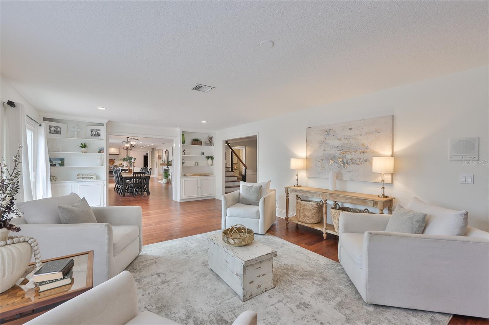 Image 6 of 72 For 119 Hickory Creek Boulevard