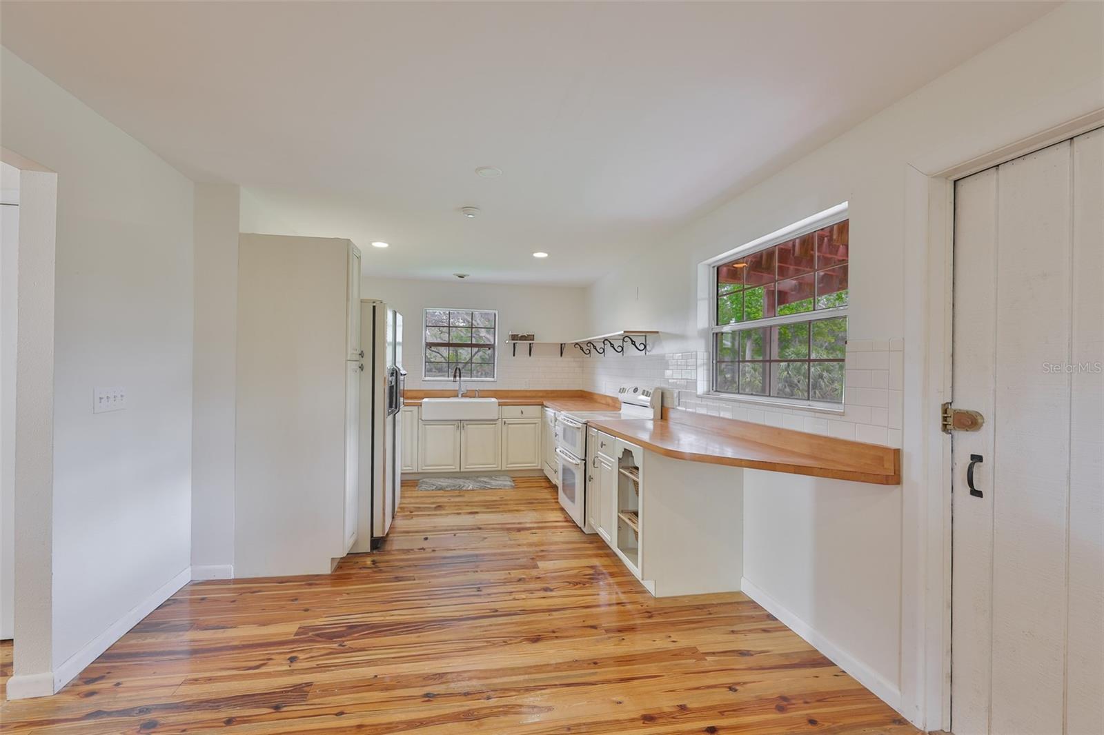 Image 61 of 72 For 119 Hickory Creek Boulevard