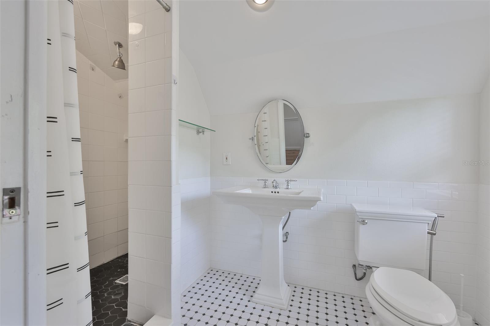 Image 65 of 72 For 119 Hickory Creek Boulevard