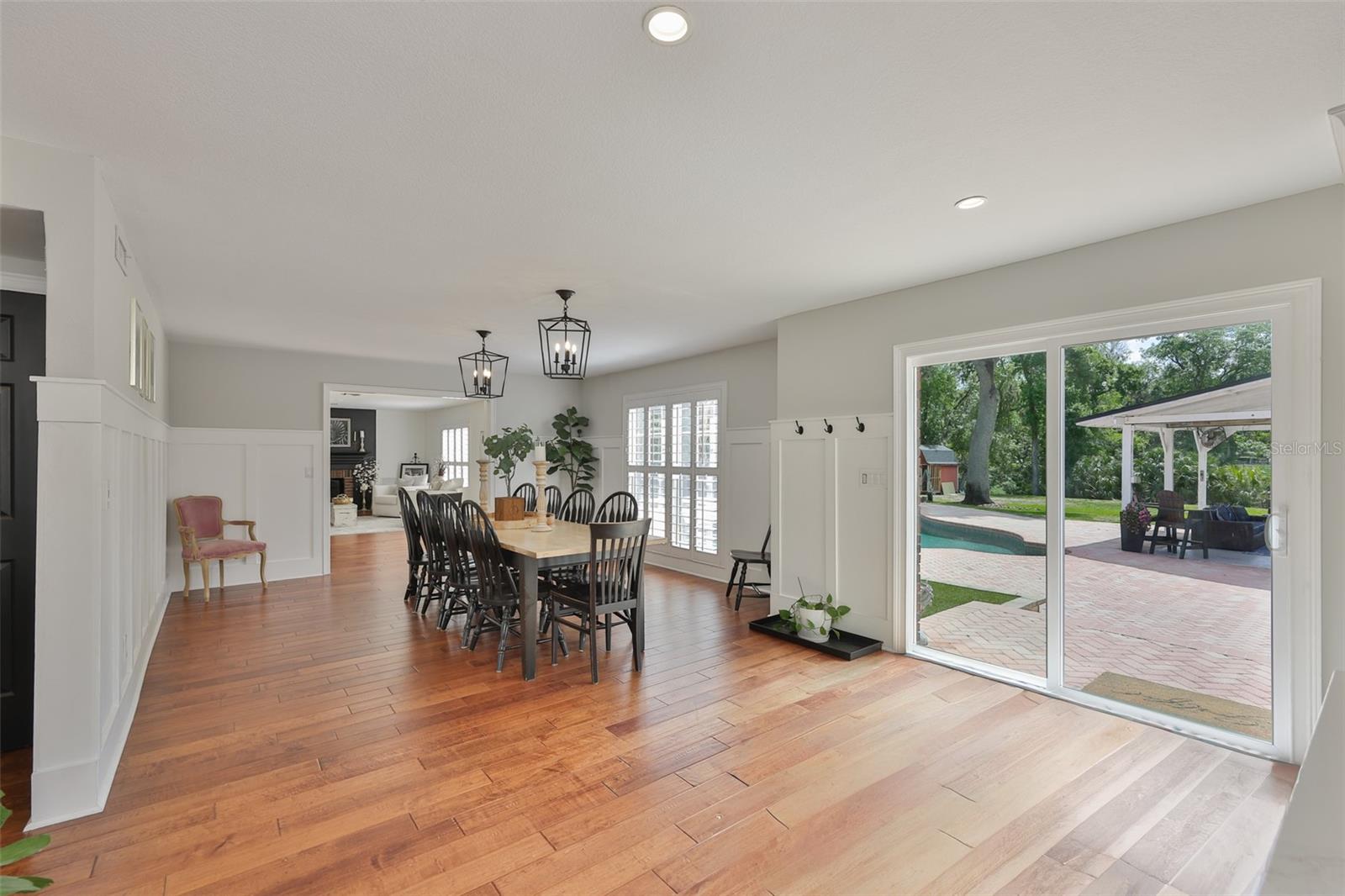 Image 9 of 72 For 119 Hickory Creek Boulevard