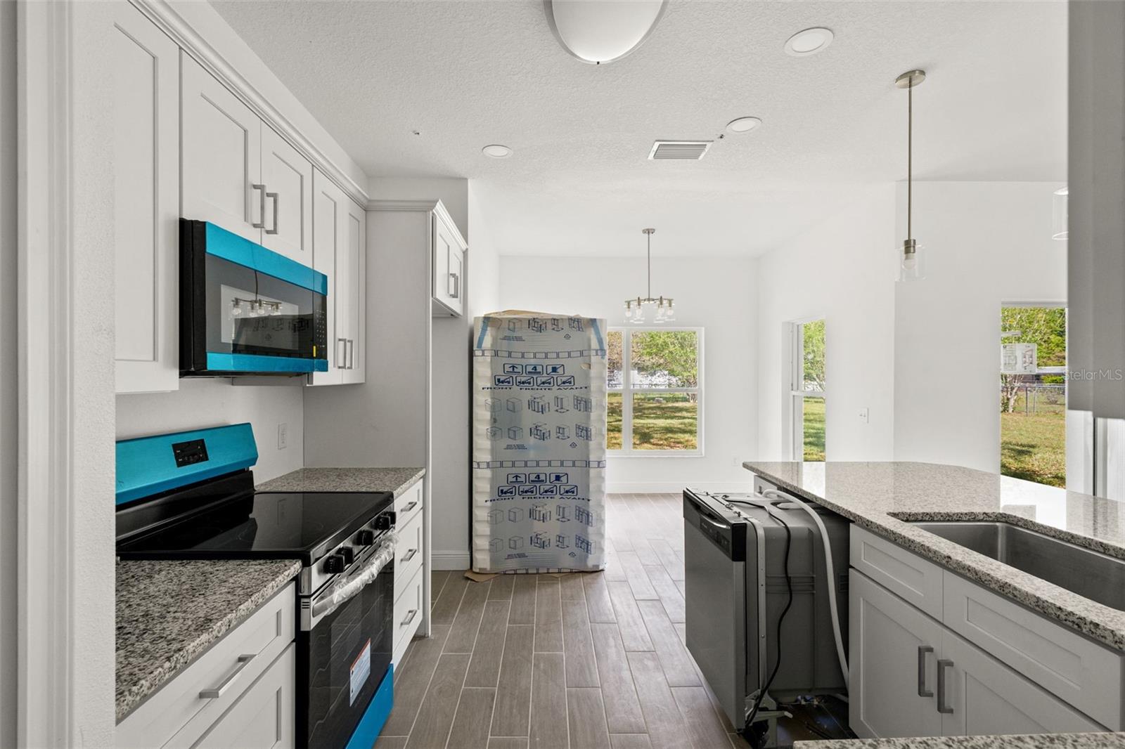 Image 13 of 37 For 179 Jenkins Avenue