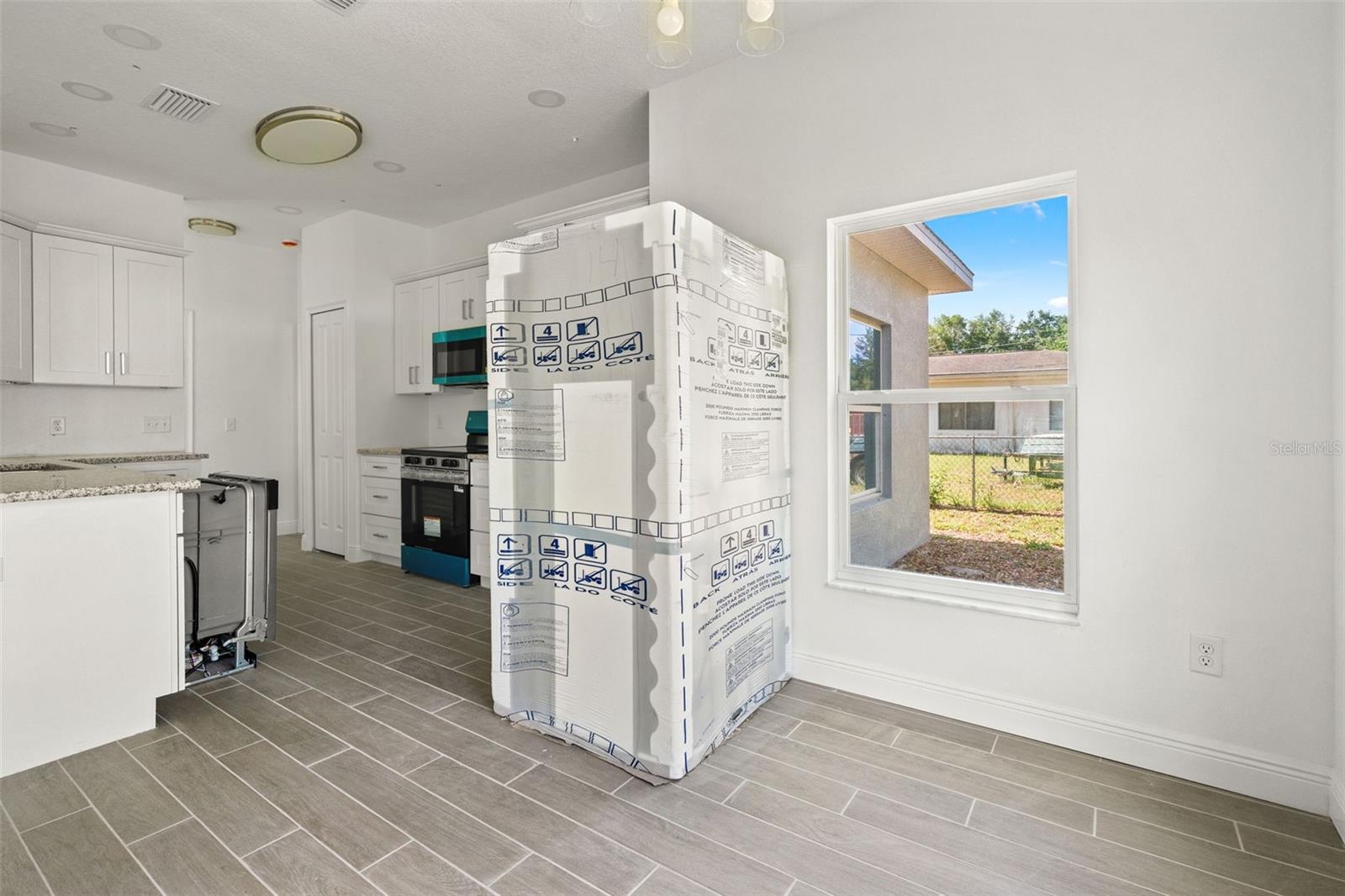 Image 15 of 37 For 179 Jenkins Avenue