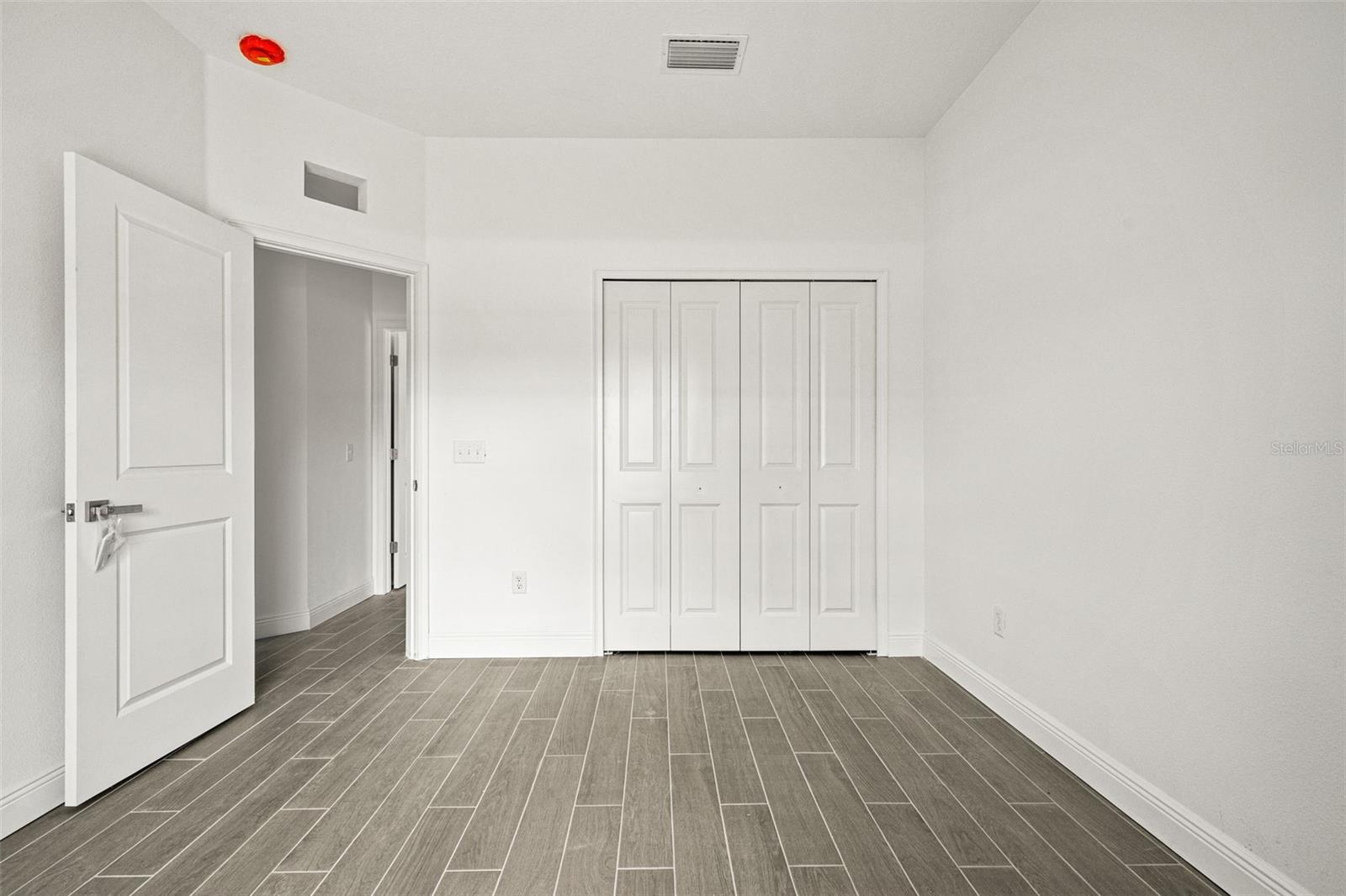 Image 24 of 37 For 179 Jenkins Avenue