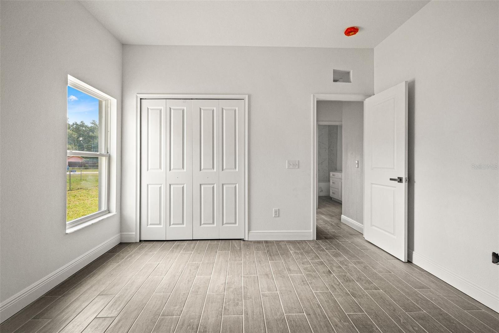 Image 26 of 37 For 179 Jenkins Avenue